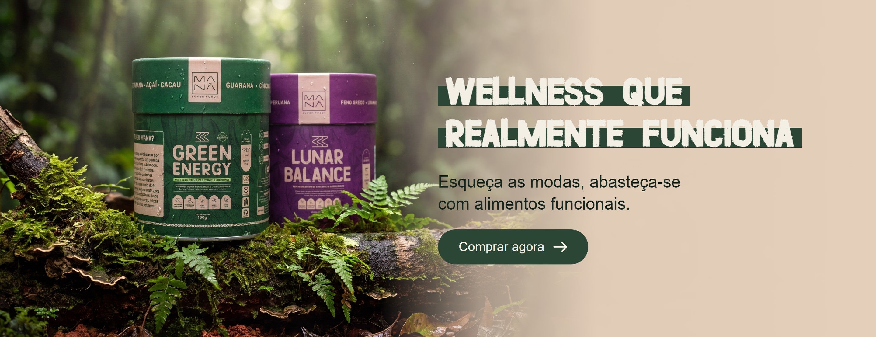 Latas de Green Energy e Lunar Balance sobre tronco na floresta amazônica